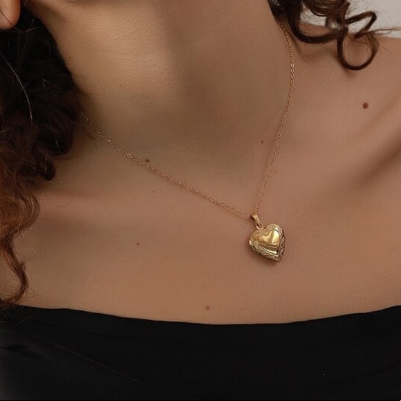 💛Gold plated heart pendant necklace - Picture 2 of 8